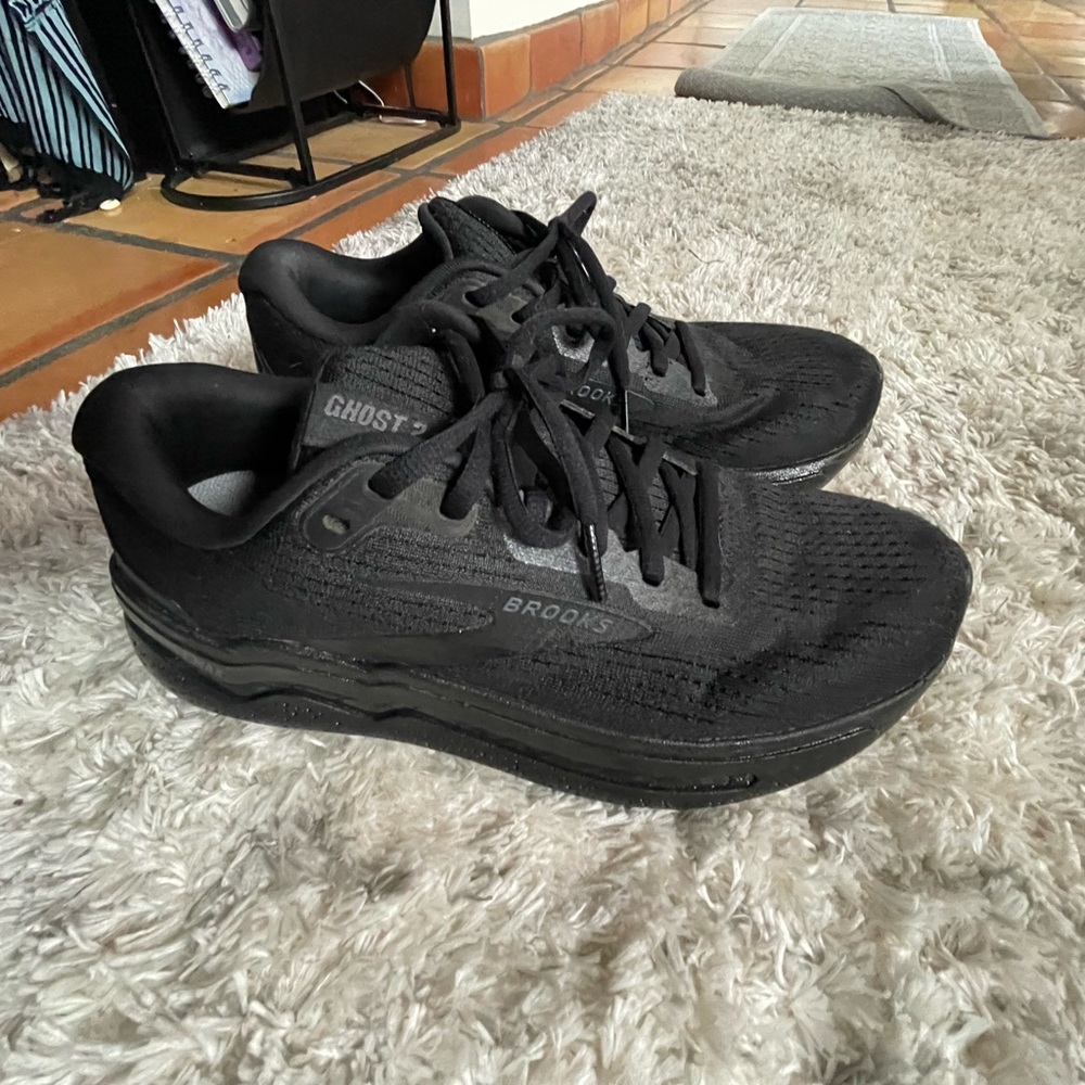 Brooks Ghost Max 2 like NEW